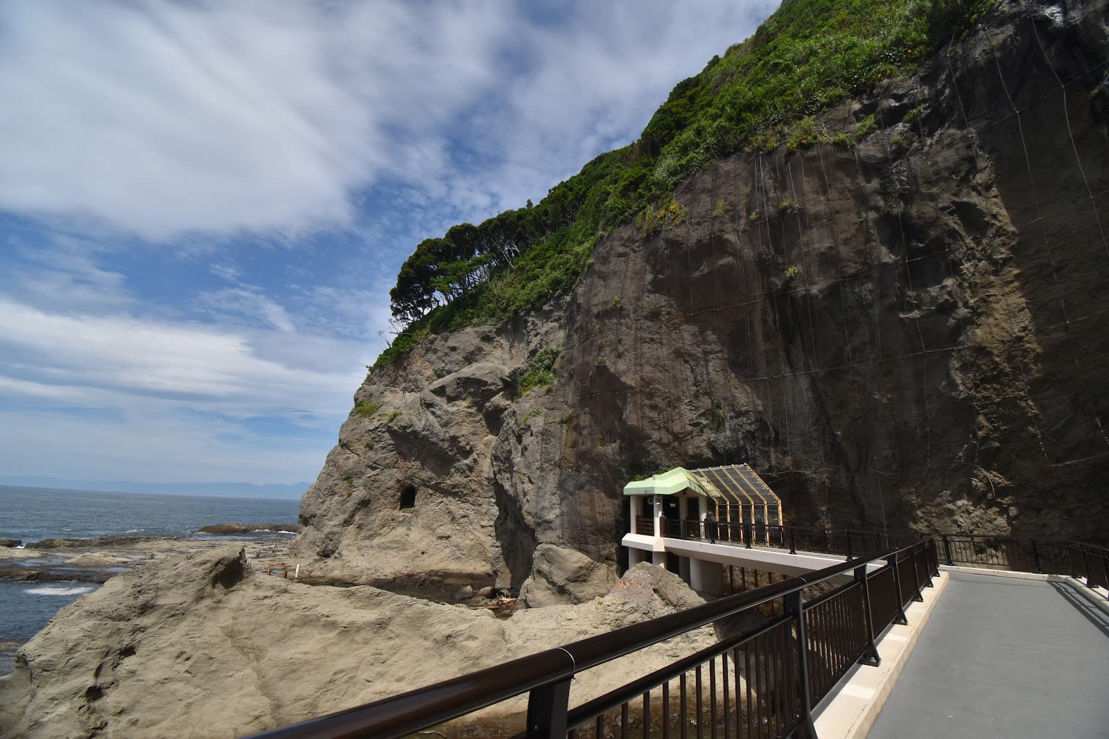 Enoshima and Mount Takao: Two Half-Day Escapes from Tokyo